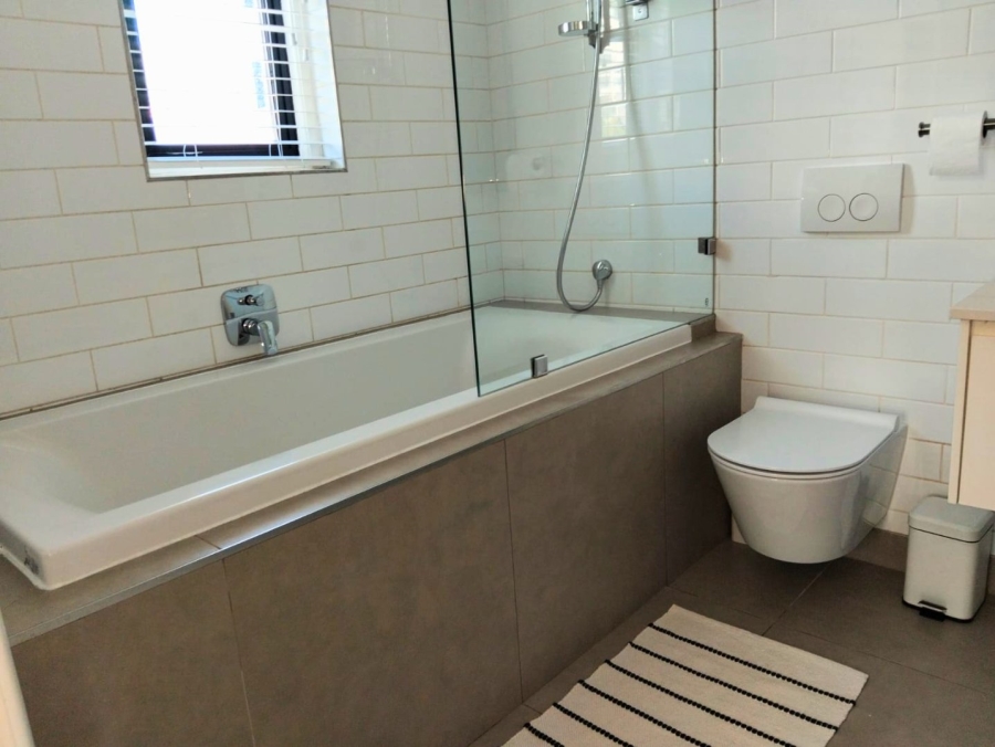 To Let 2 Bedroom Property for Rent in Green Point Western Cape